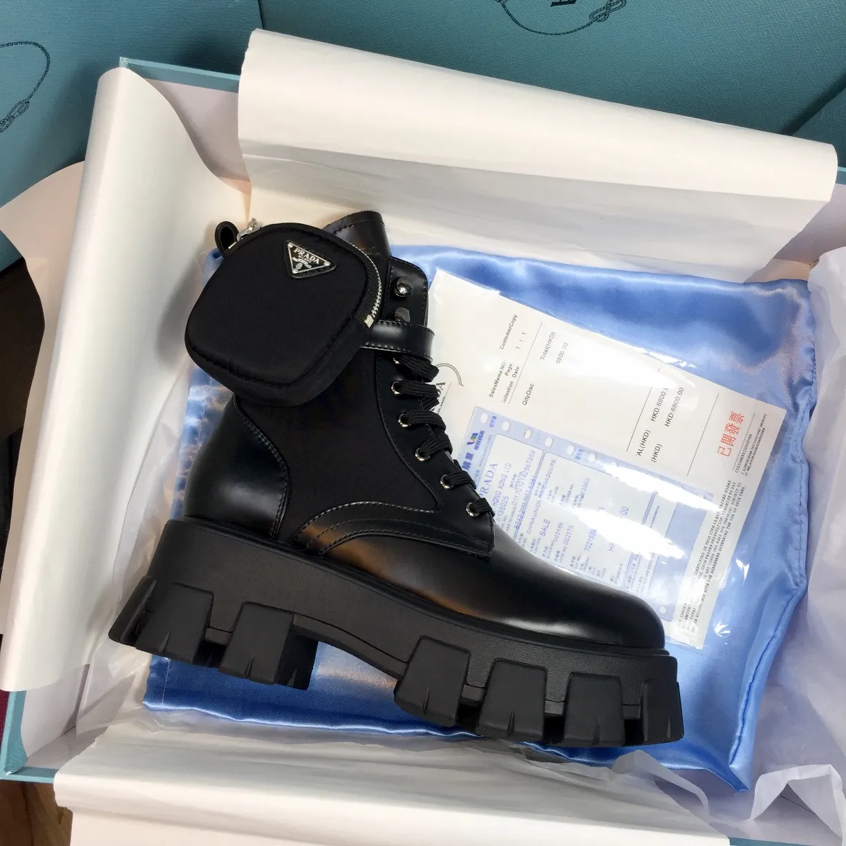 Factory direct sales p640🐘🐘Women's shoes Women's shoes factory Men's +10 Factory direct sales pRADA Couple's model Prada's top version of platform platform thick-soled pocket triangle logo couple's boots Original 1:1 customization, many Internet celebrities wear these shoes, cowhide color matching, injection molding triangle letters Luogo process, very popular this year, can be worn for leisure and sports... ❶Fabric: Customized open edge beads➕Injection molded triangle mark ❷Inner lining: Customized cowhide ❸Feet: Customized cowhide ❹Outsole: Original molded foam combination outsole ❺Sole thickness: 6cm ❻Size: Female 35-46